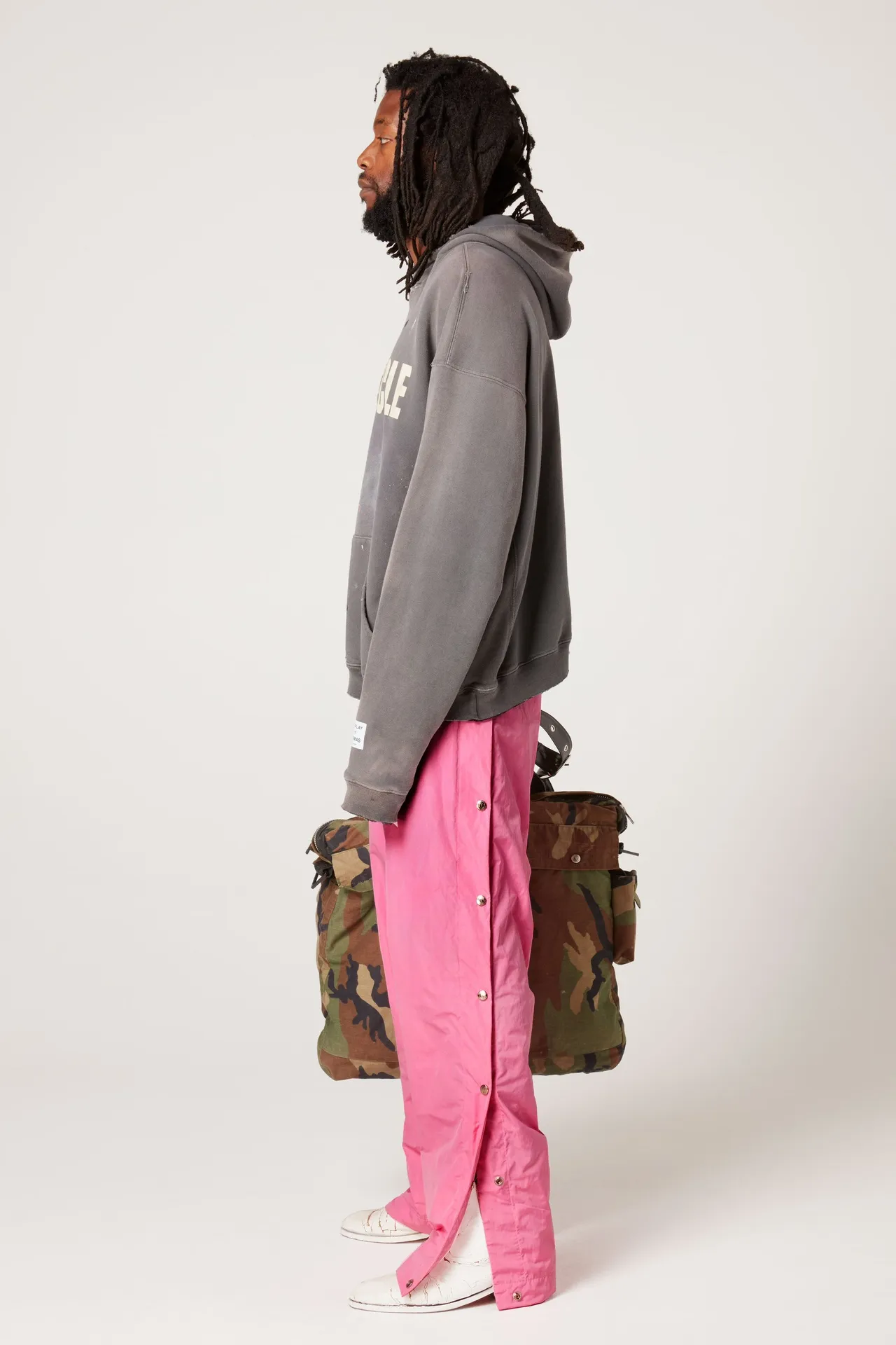 GALLERY DEPT. 90'S RECYCLE HOODIE WASHED BLACK 90'S washed hoodie with distressed eco-friendly slogans. Washed black S-XL. Ready-made garments are washed and dyed again. Multiple spots throughout the body are spray-faded. The ribs are cut and worn.